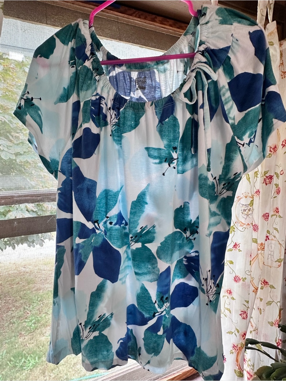 ana • Ribbon Neckline Tropical Floral Flutter Sleeve Top
